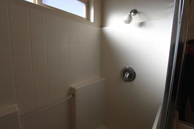 Building Photo - 4 Br, 3 Car Garage - Stone Gate at Seven H...