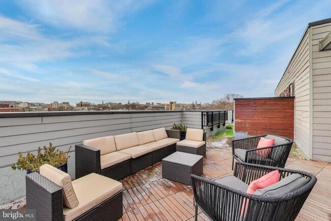 Building Photo - 1550 11th St NW