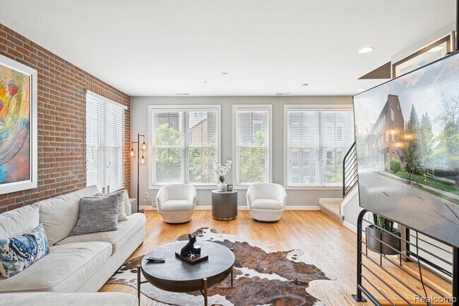 Building Photo - 537 Lewis St