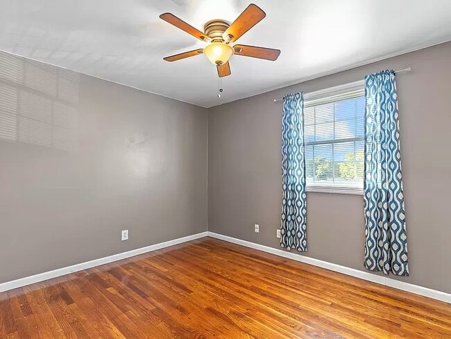 Building Photo - 4058 Paule Ave