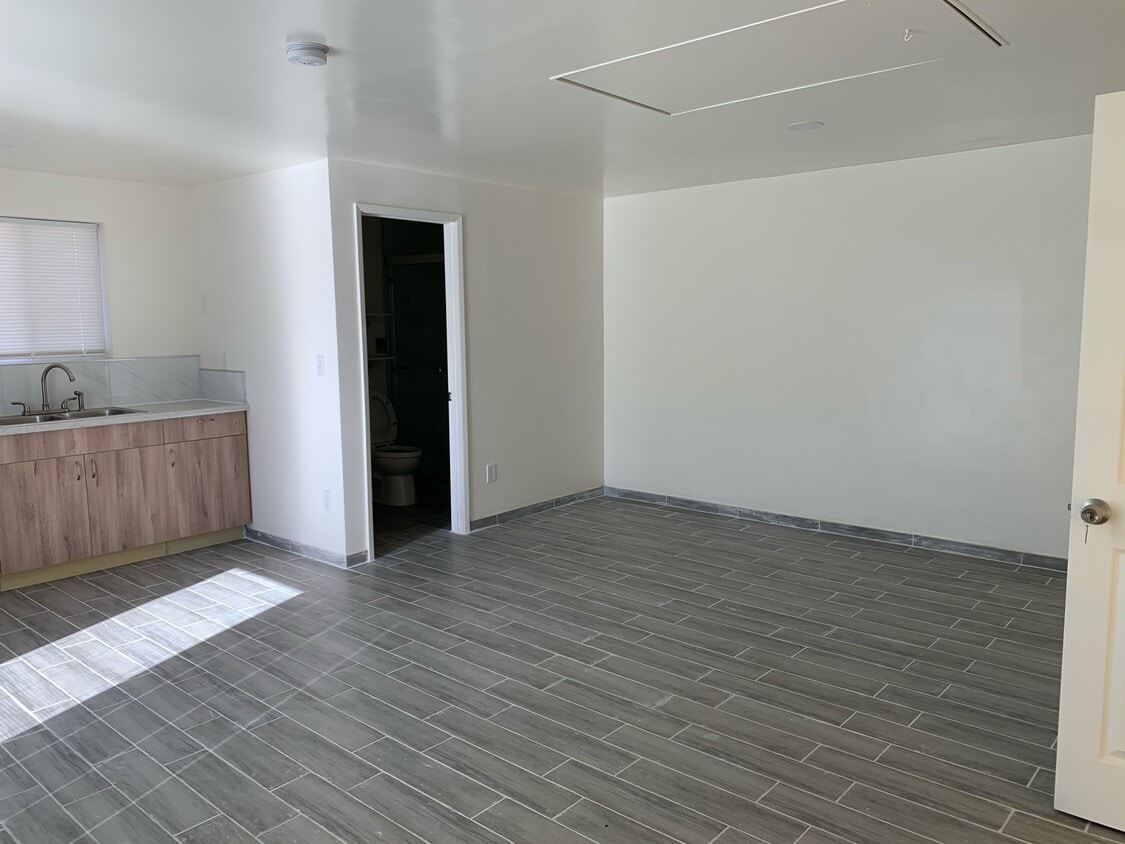 Building Photo - 17331 Roseleaf Ave
