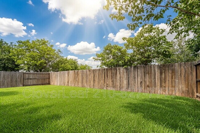 Building Photo - 8003 Oxbow Way