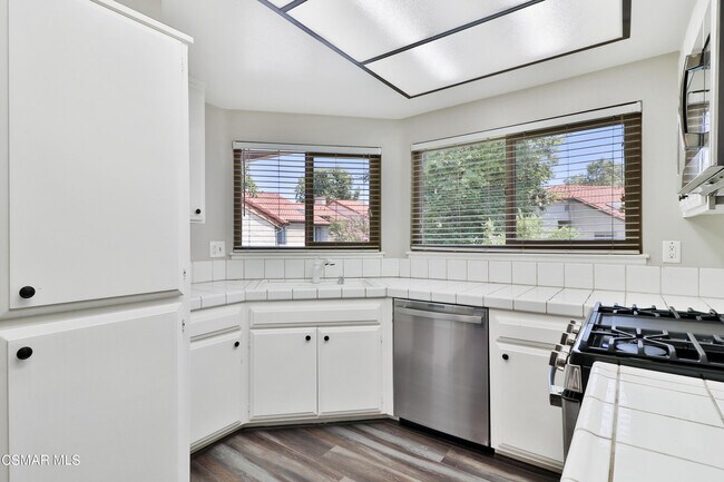 Building Photo - 3162 Darby St