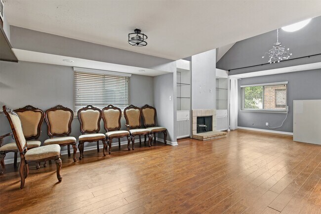 Building Photo - 1114 Augusta Dr