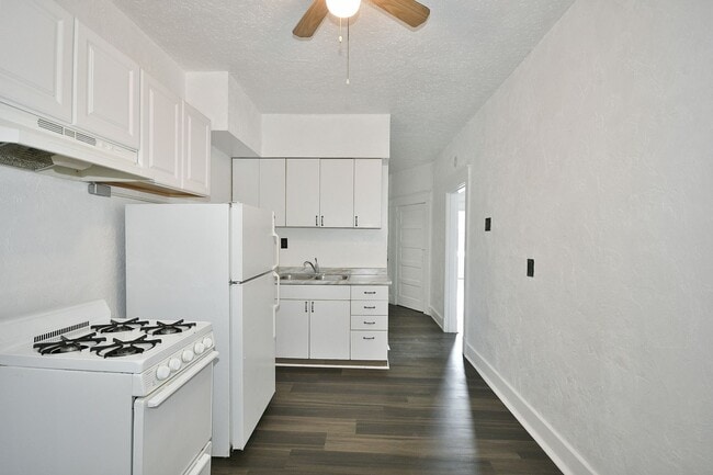 Building Photo - 511 Main St