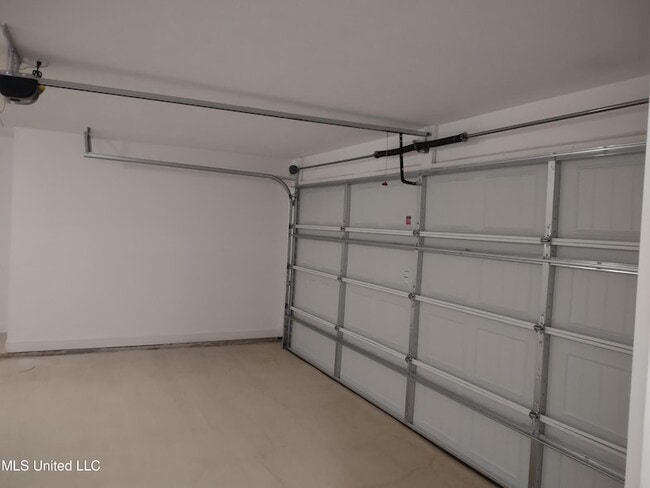 Building Photo - 620 Westfield Dr