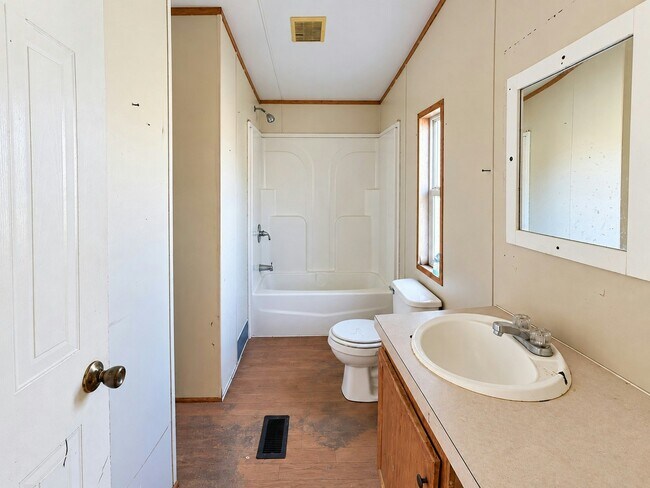 Building Photo - 204 Gaither St