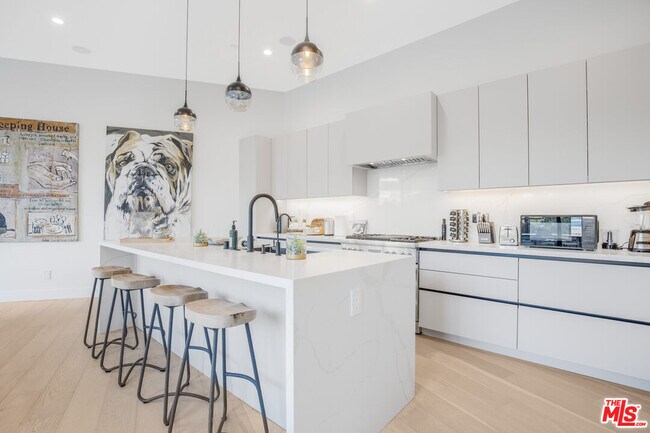 Building Photo - 3101 Belden Dr