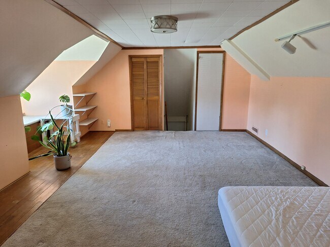 Loft - 293 South Lafayette Street