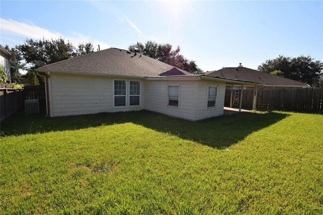 Building Photo - 15618 Lost Maples Dr