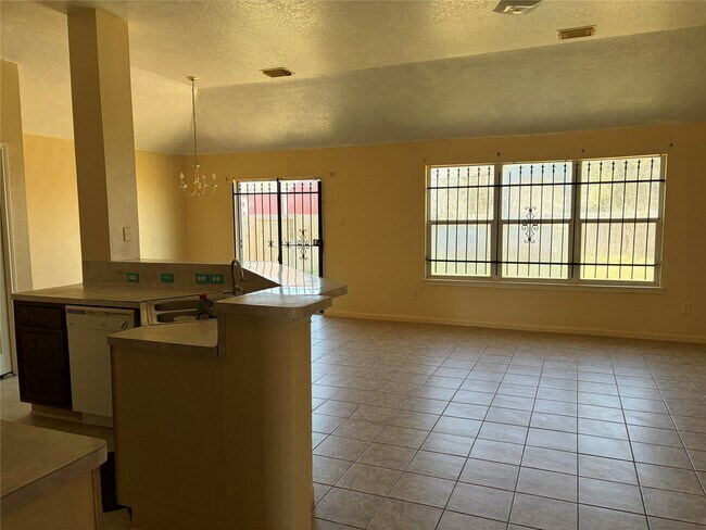 Building Photo - 15738 Boonridge Rd