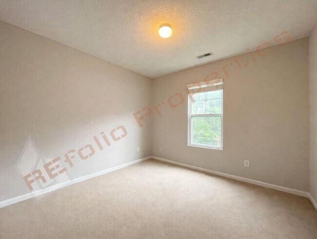 Building Photo - 246 Brookhaven Dr