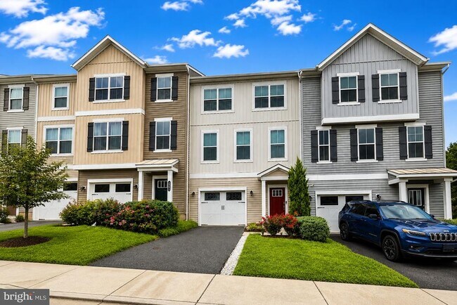 Building Photo - 4811 Hicks Dr