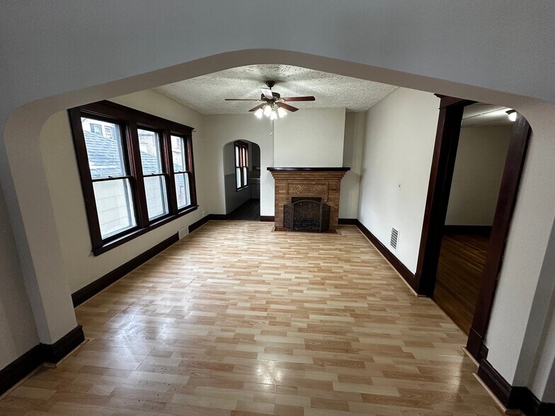 Building Photo - 23 Indian Orchard Pl