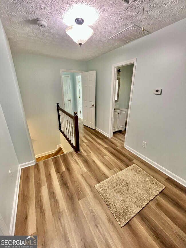 Building Photo - 93 Radford Cir SW