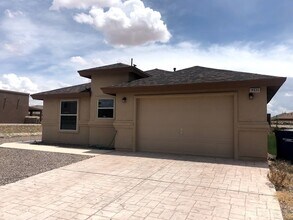 Building Photo - RECENTLY RENOVATED EASTSIDE HOME