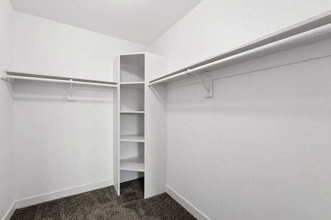Building Photo - Stylish Dobson Glen Townhome | Updated Kitchen, Loft & Pool Access