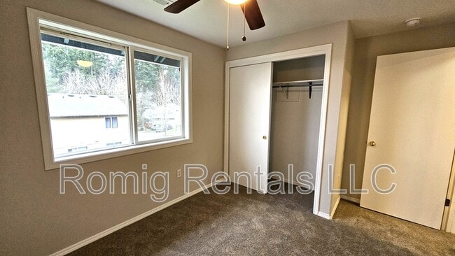 Building Photo - 10032 NE 19th St