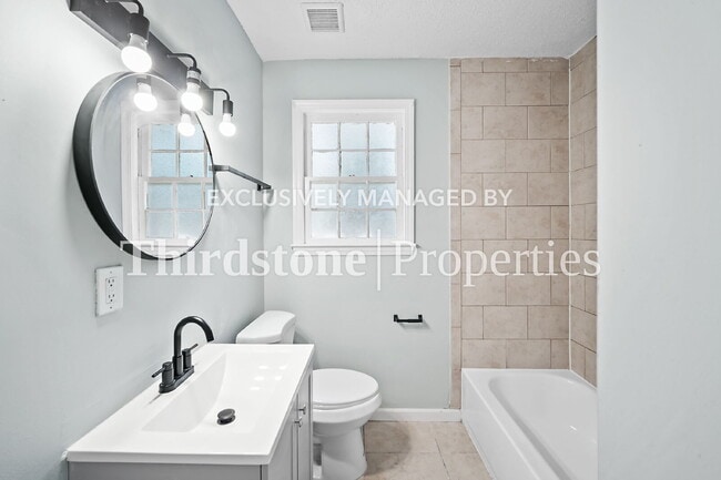 Building Photo - 8057 Oakwood St