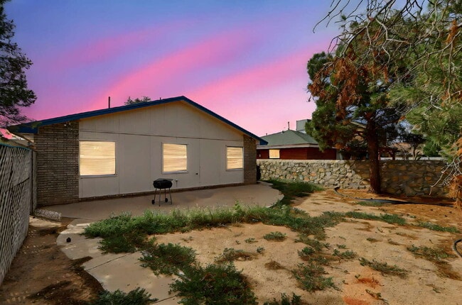 Building Photo - 1724 Gambel Quail Dr