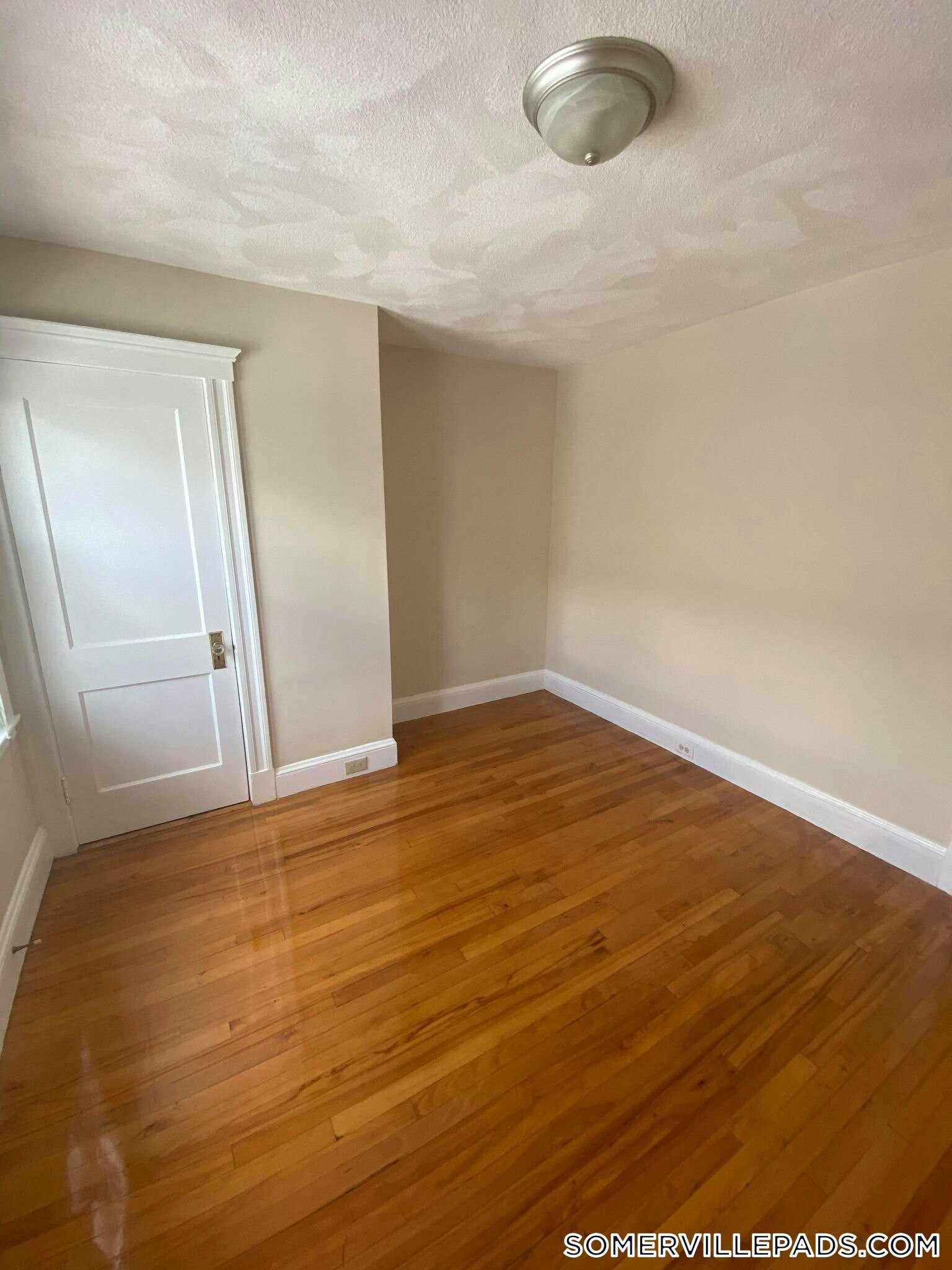 Building Photo - 56 Gordon St