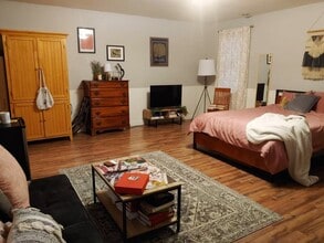Walkout basement suite - 146 Brandywine Ct