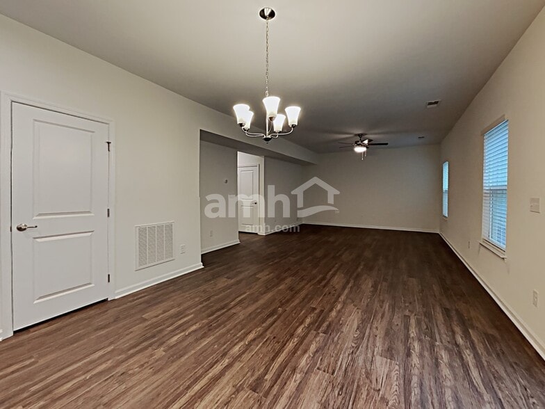 Building Photo - 5054 Twin River Dr