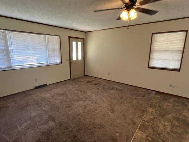 Building Photo - 505 E Fir St