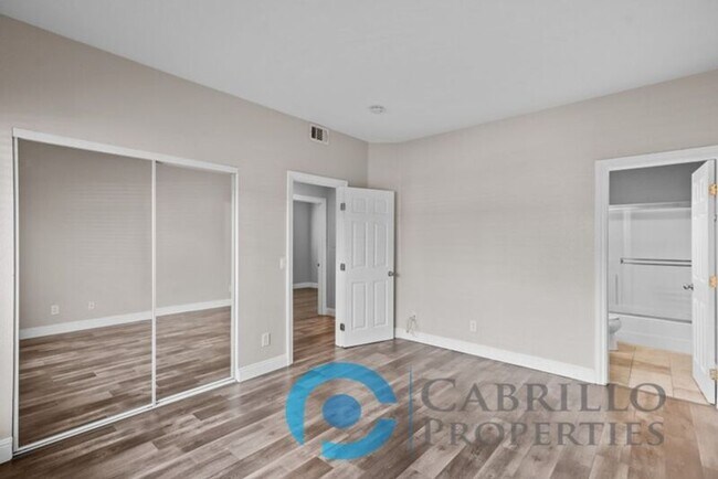 Building Photo - 3525 Grove St