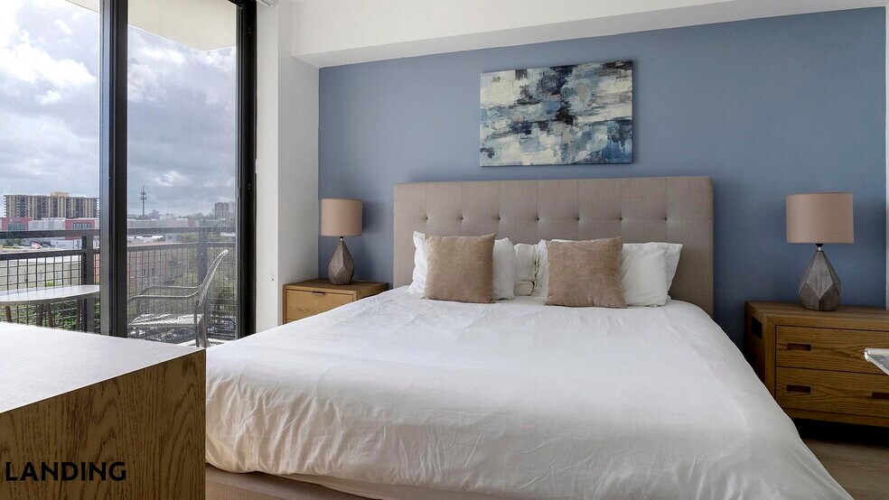 Building Photo - 1155 NE 126th St