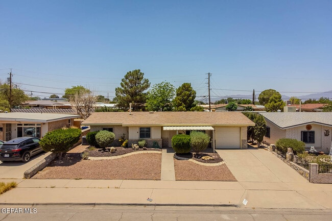 Building Photo - 2125 Pacheco Dr