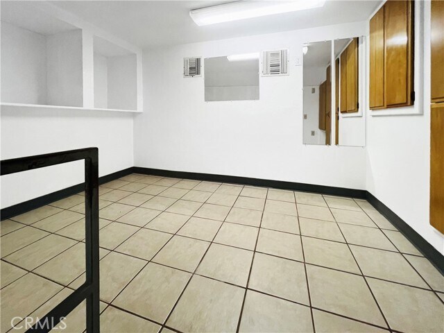 Building Photo - 3420 Templeton Rd