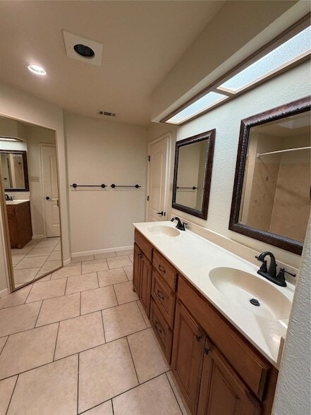 Building Photo - 11810 Rain Forest Cove