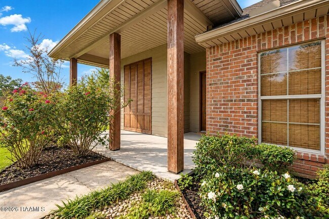 Building Photo - 101 Tara Oak Dr