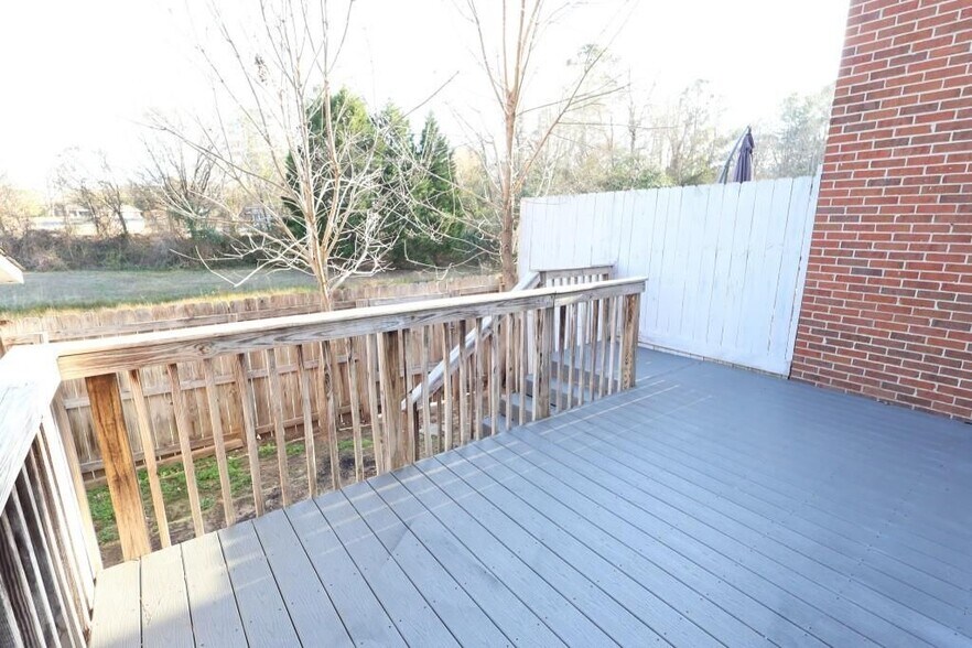 Building Photo - 1985 Briarcliff Rd