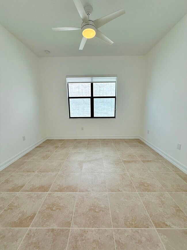 Building Photo - 14572 White Jade Terrace