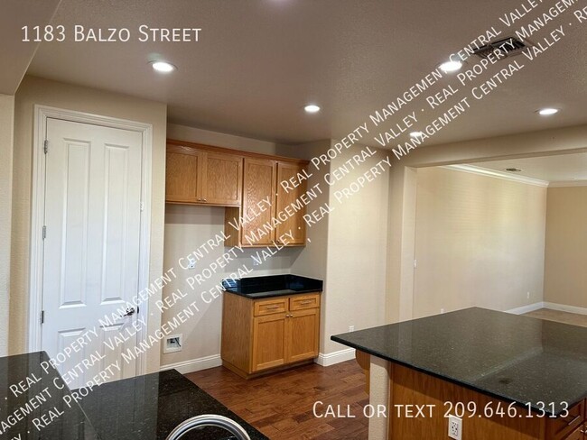 Building Photo - Manteca 4 Bedroom 3 Bathroom Single Story ...