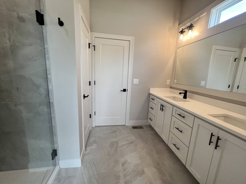 Building Photo - 1299 SW Heartwood Dr