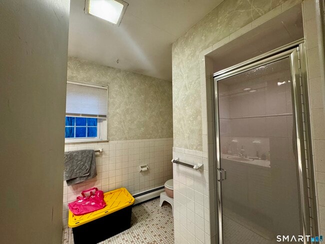 Building Photo - 6 Redcoat Ln