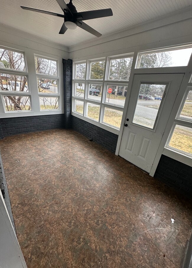 Building Photo - Stunning Historic Home - Sheffield, AL