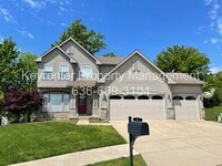 Building Photo - COMING SOON Modern 4BR Home