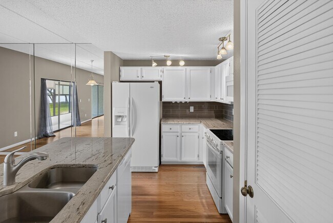 Building Photo - 29 Aledo Ct