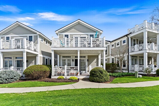 Building Photo - 807 Lake St