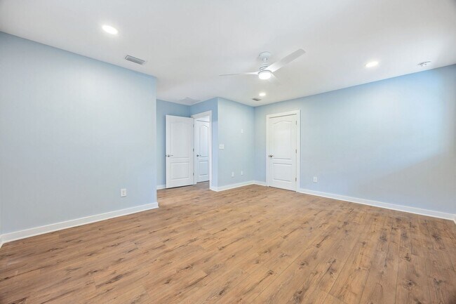 Building Photo - Newly Remodeled Beachside Home – Walk to the Ocean