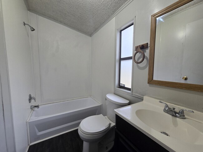 Building Photo - 1449 Beach Airport Rd