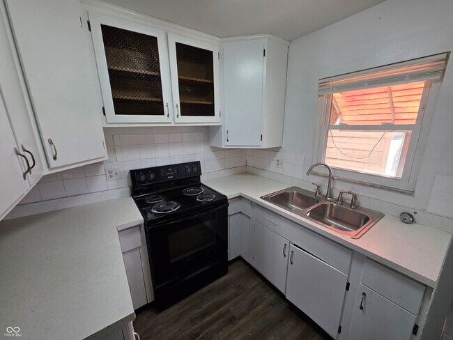 Building Photo - 3809 Biscayne Rd