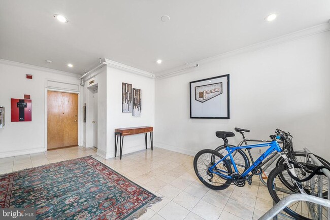 Building Photo - 48 N Front St