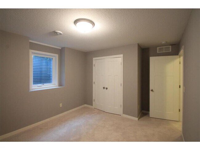 Building Photo - 232 Wildwood Ave