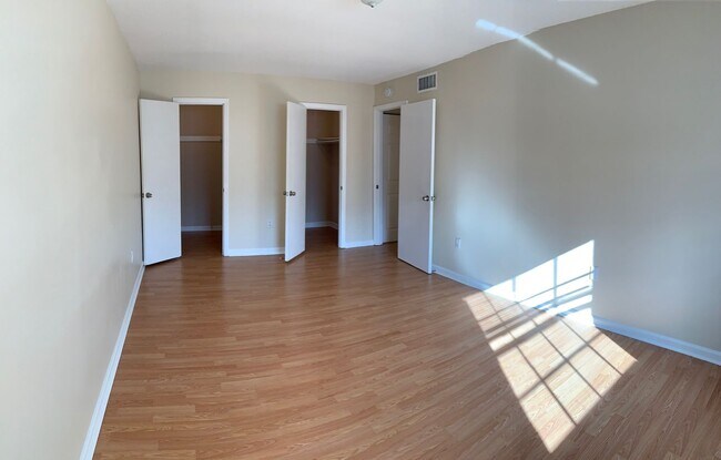 Building Photo - 2nd story, 2/1, updated unit on the Winter Park/Maitland border!!