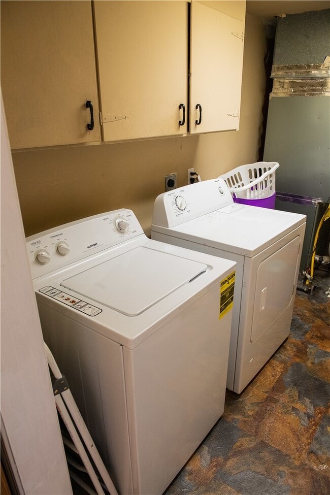 Building Photo - 1861 W Deane St